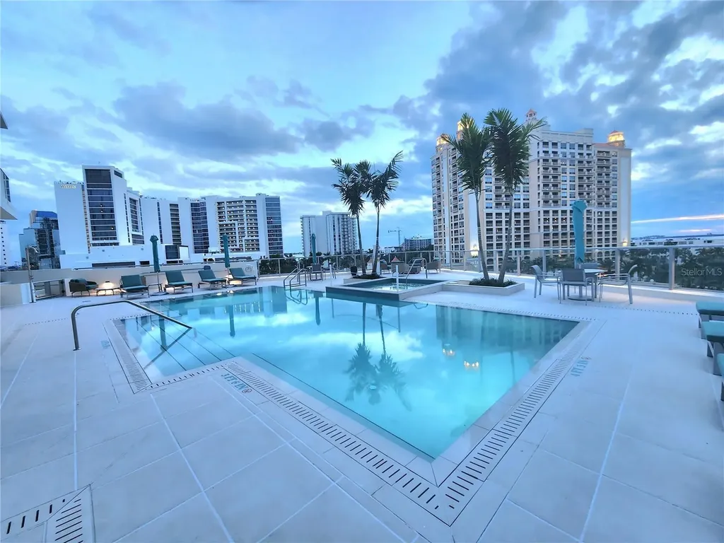 301 Quay Commons Sarasota FL 34236