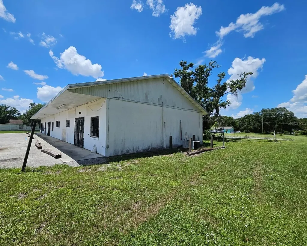 4837 Martin Luther King Drive Bowling Green FL 33834