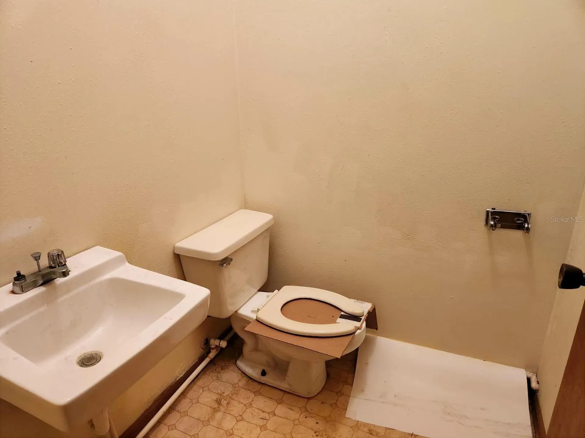 4837 Martin Luther King Drive Bowling Green FL 33834