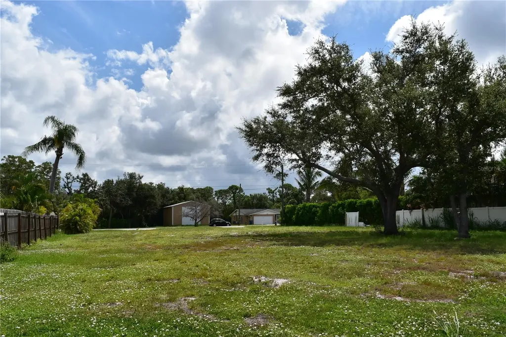 2450 Alamander Avenue Englewood FL 34223
