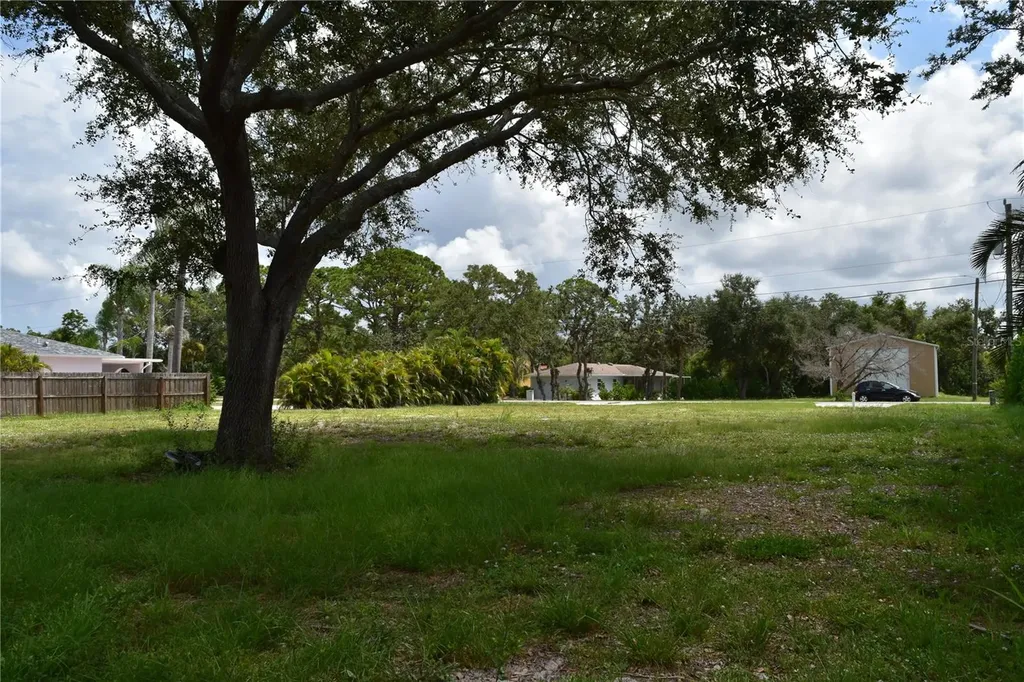 2450 Alamander Avenue Englewood FL 34223