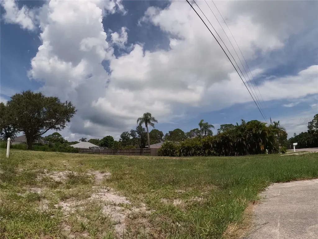 2450 Alamander Avenue Englewood FL 34223