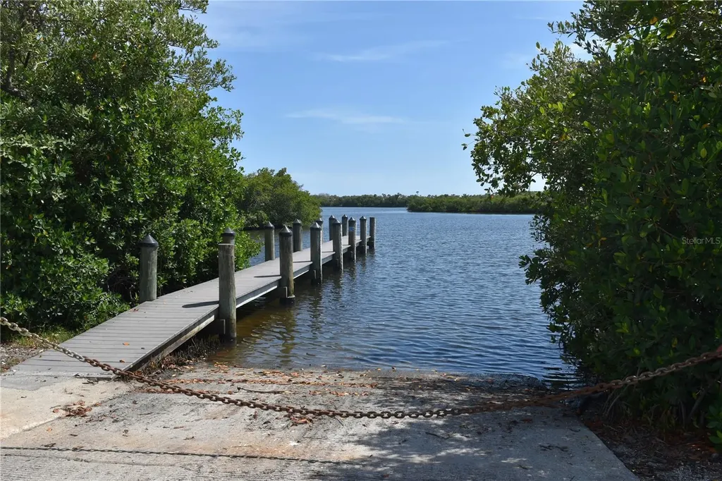 2450 Alamander Avenue Englewood FL 34223