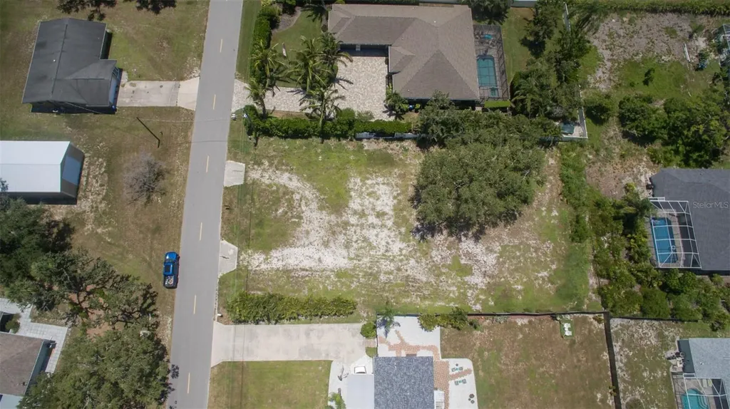 2450 Alamander Avenue Englewood FL 34223