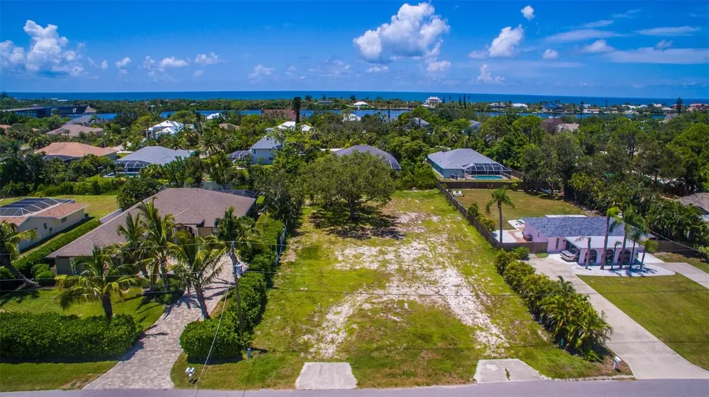 2450 Alamander Avenue Englewood FL 34223