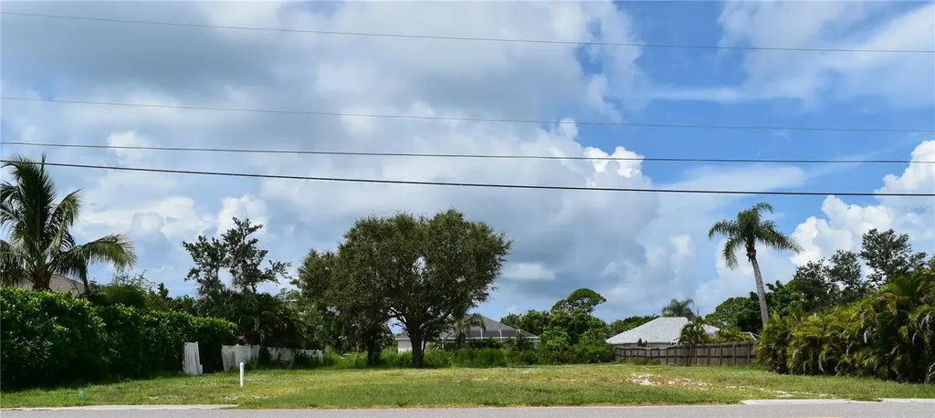 2450 Alamander Avenue Englewood FL 34223