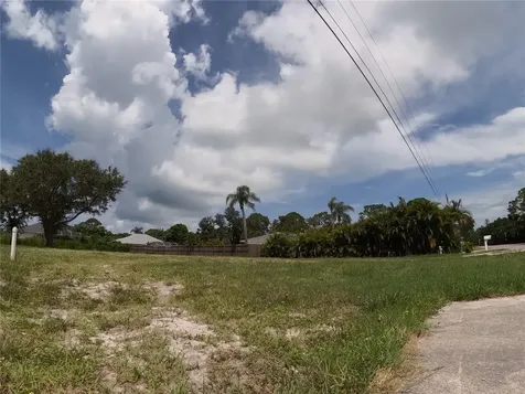 2450 Alamander Avenue Englewood FL 34223