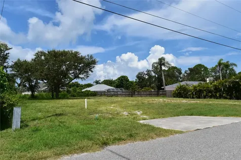 2450 Alamander Avenue Englewood FL 34223