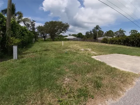 2450 Alamander Avenue Englewood FL 34223