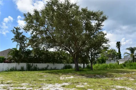 2450 Alamander Avenue Englewood FL 34223