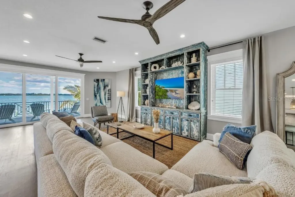 112 11th Street S Bradenton Beach FL 34217