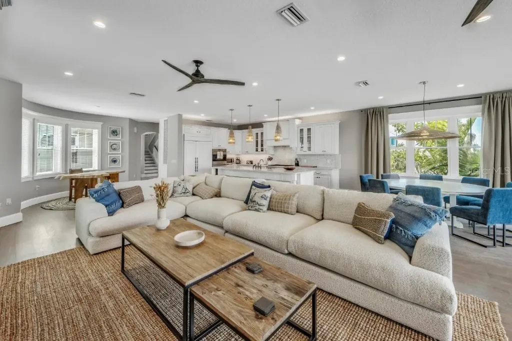 112 11th Street S Bradenton Beach FL 34217