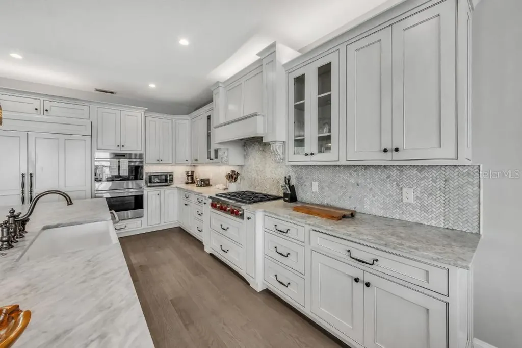 112 11th Street S Bradenton Beach FL 34217
