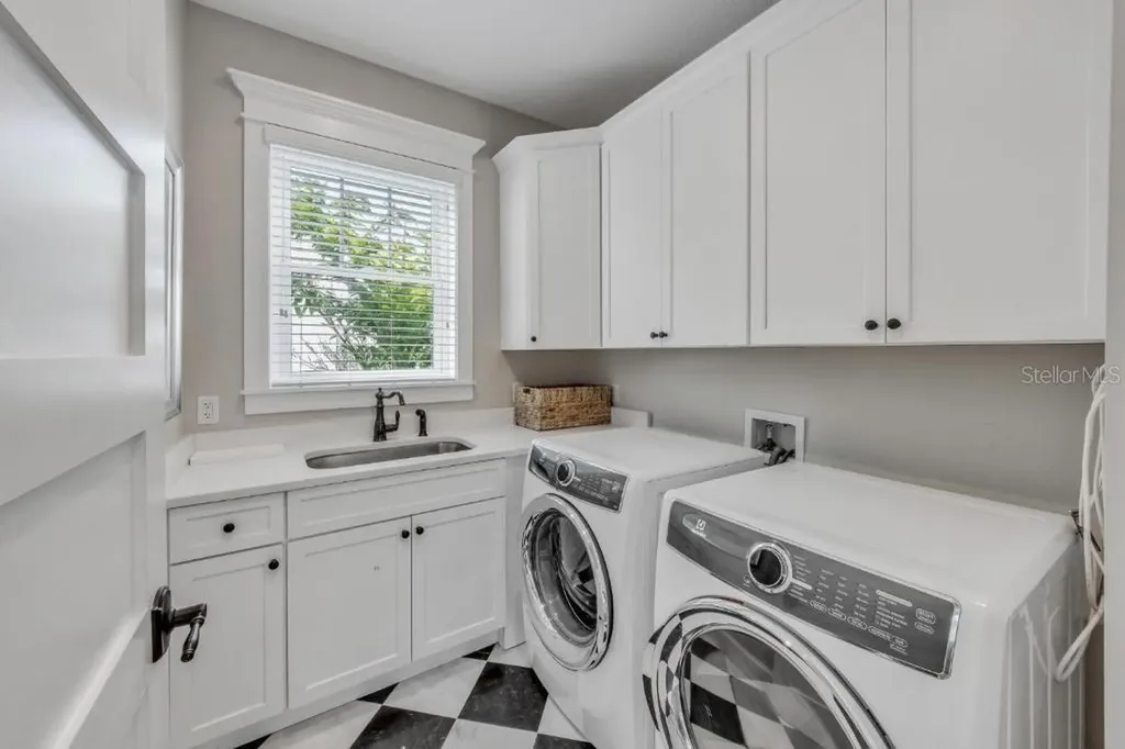 112 11th Street S Bradenton Beach FL 34217