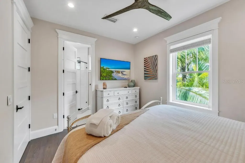 112 11th Street S Bradenton Beach FL 34217