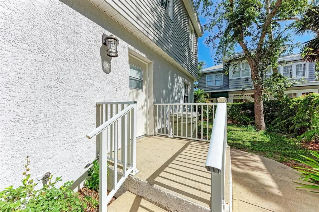 516 Howard Court Sarasota FL 34236