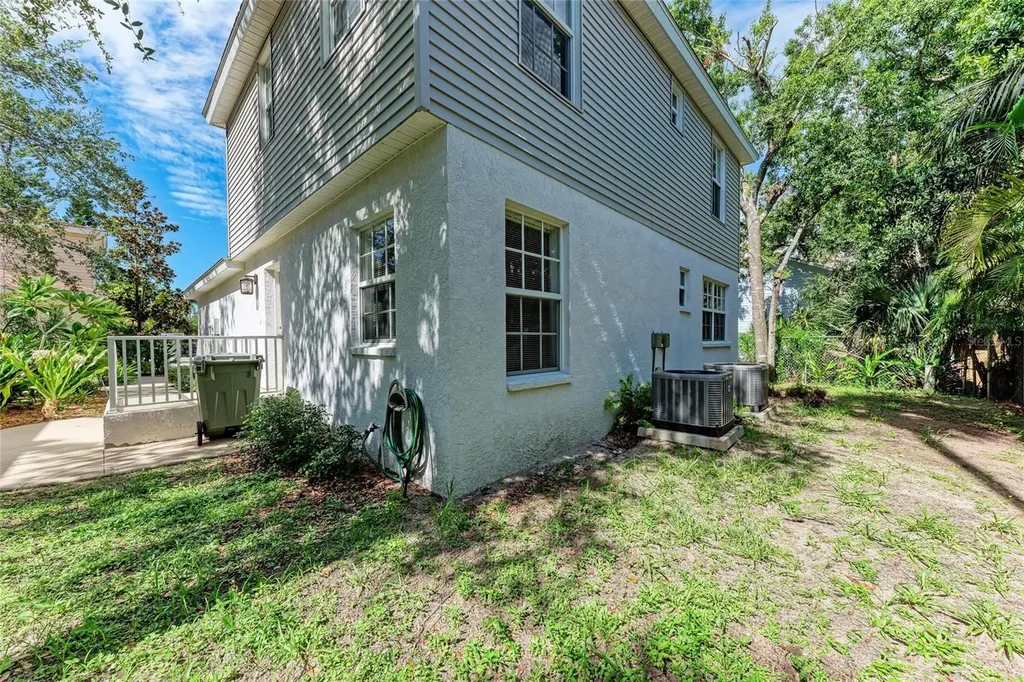 516 Howard Court Sarasota FL 34236