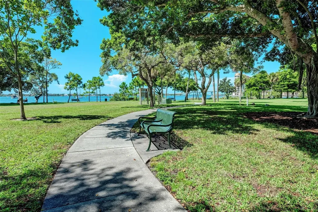 516 Howard Court Sarasota FL 34236
