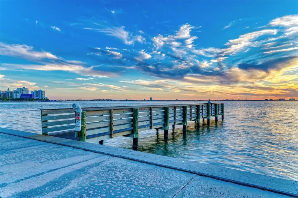 516 Howard Court Sarasota FL 34236
