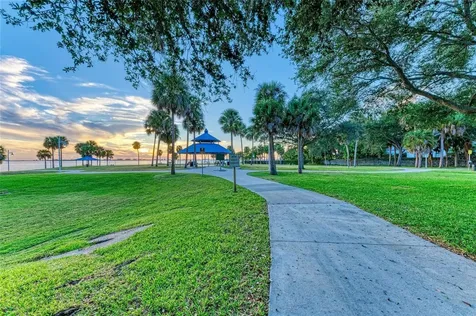 516 Howard Court Sarasota FL 34236
