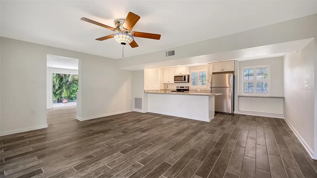 560 Cedar Street Longboat Key FL 34228