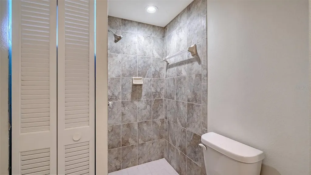 560 Cedar Street Longboat Key FL 34228