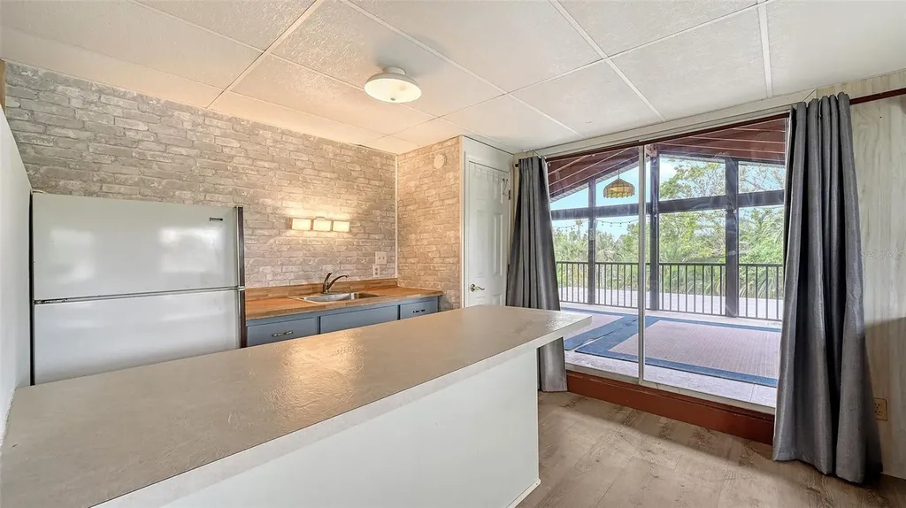 560 Cedar Street Longboat Key FL 34228
