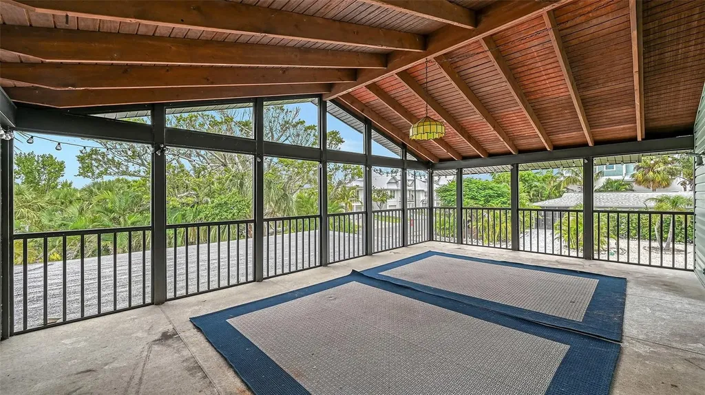 560 Cedar Street Longboat Key FL 34228