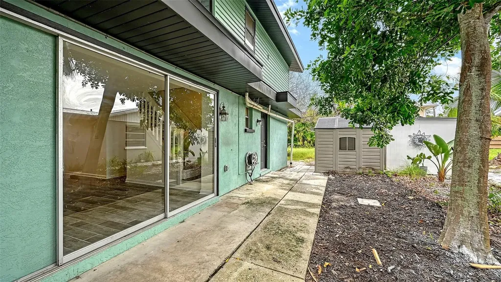 560 Cedar Street Longboat Key FL 34228