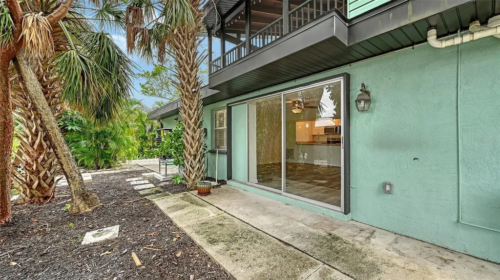 560 Cedar Street Longboat Key FL 34228