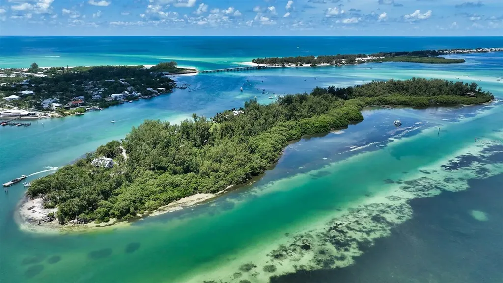 560 Cedar Street Longboat Key FL 34228