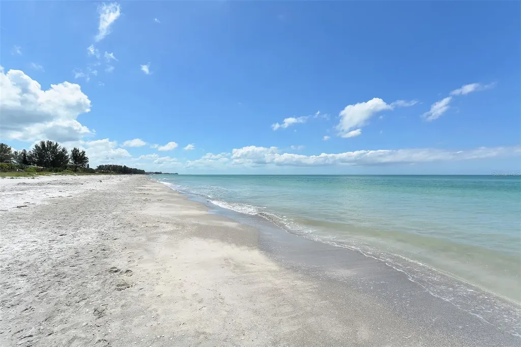 560 Cedar Street Longboat Key FL 34228