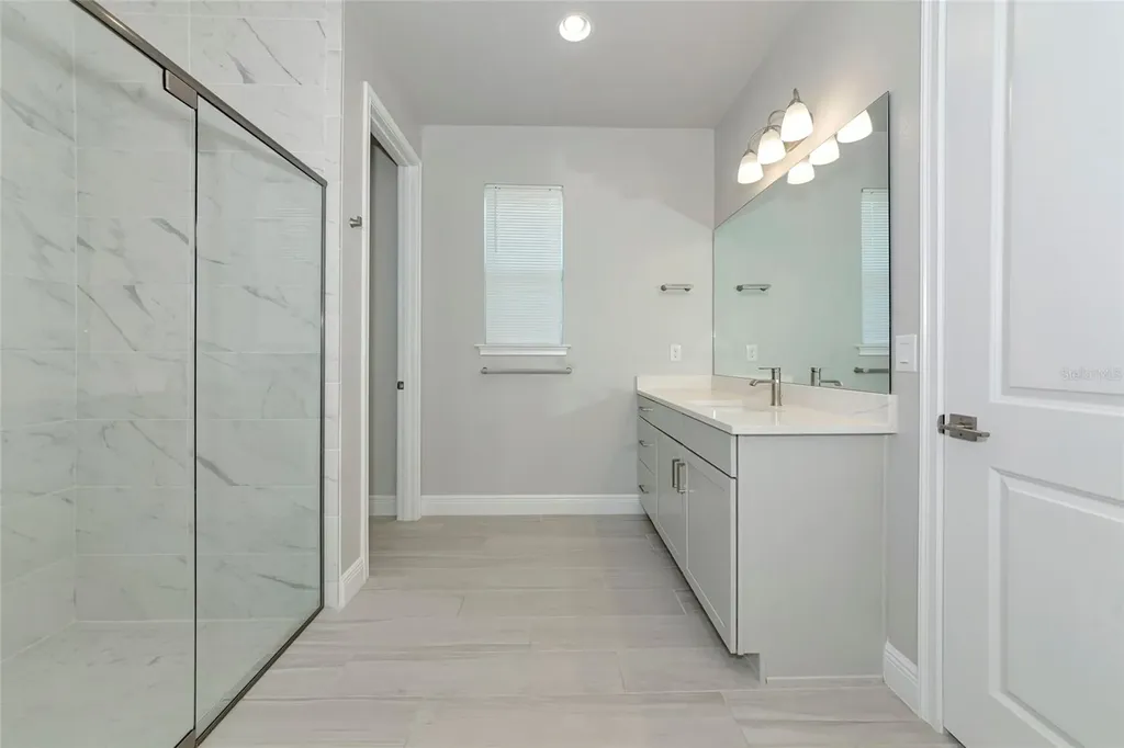 5798 Long Shore Loop Sarasota FL 34238
