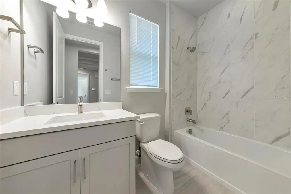 5798 Long Shore Loop Sarasota FL 34238