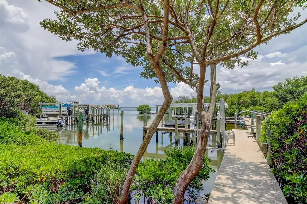 1575 Pinellas Bayway Way S Tierra Verde FL 33715