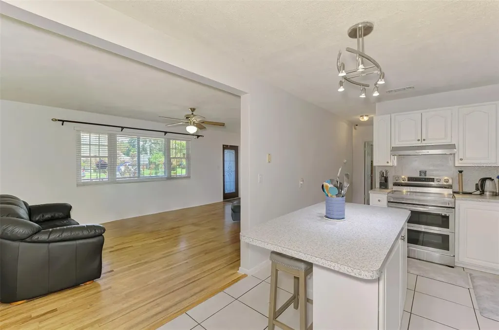 1805 28th Street W Bradenton FL 34205