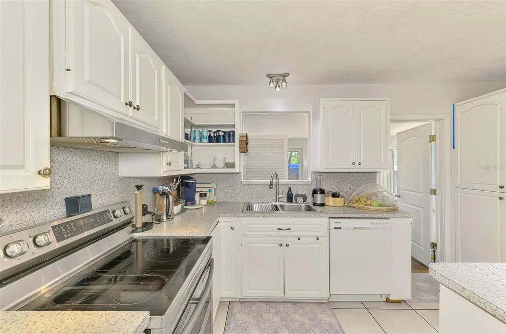 1805 28th Street W Bradenton FL 34205