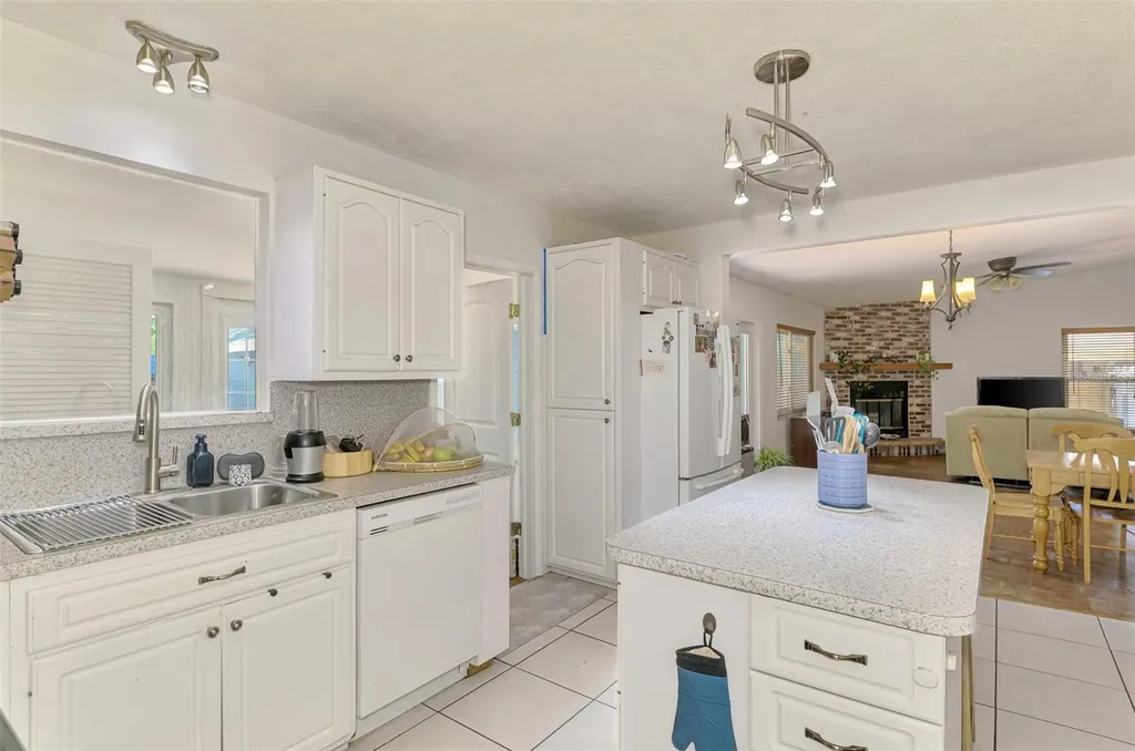 1805 28th Street W Bradenton FL 34205