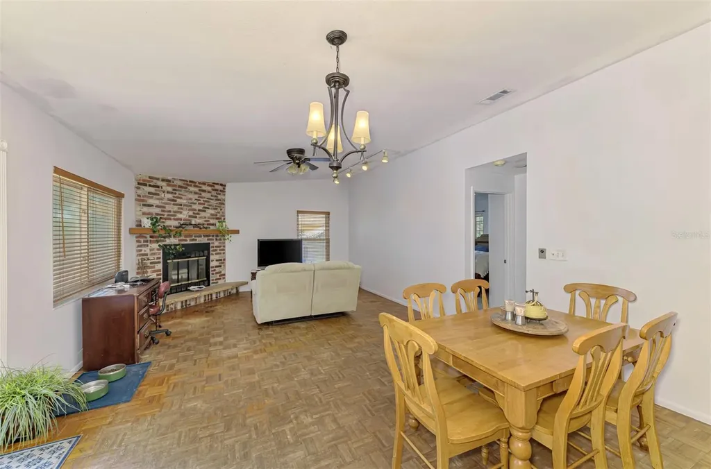 1805 28th Street W Bradenton FL 34205