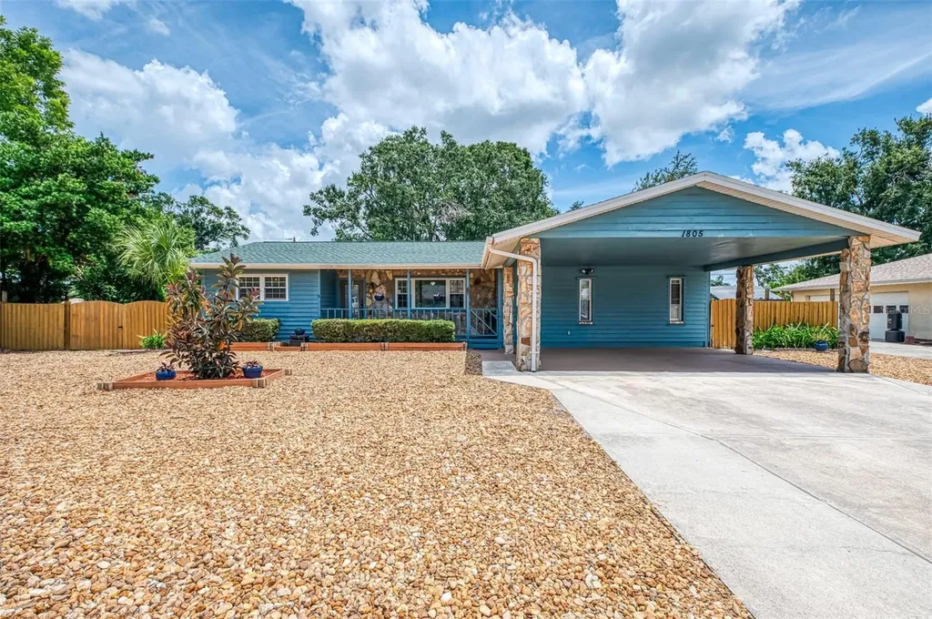 1805 28th Street W Bradenton FL 34205