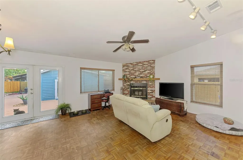 1805 28th Street W Bradenton FL 34205