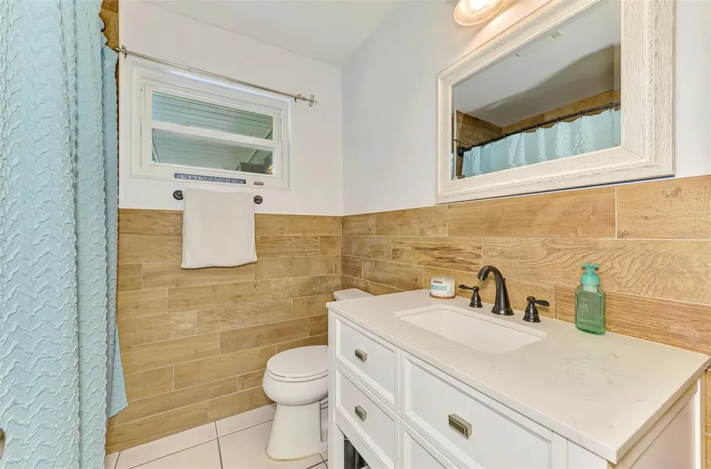 1805 28th Street W Bradenton FL 34205