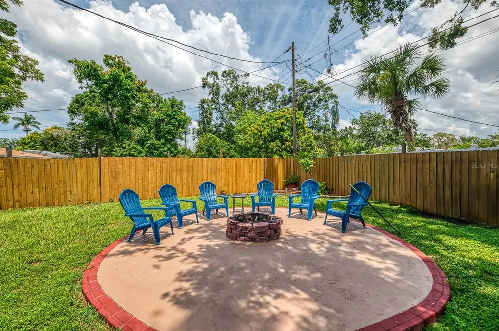 1805 28th Street W Bradenton FL 34205