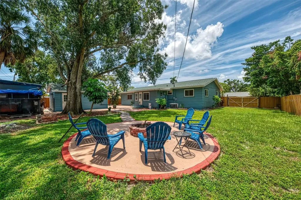 1805 28th Street W Bradenton FL 34205