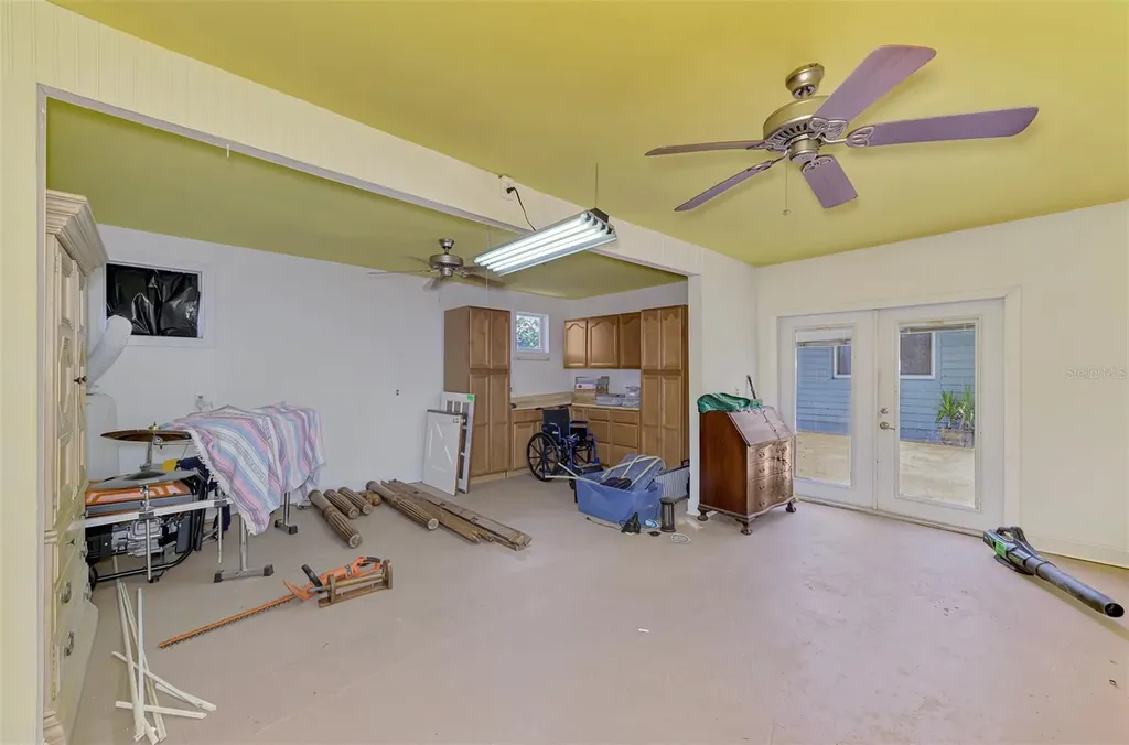 1805 28th Street W Bradenton FL 34205