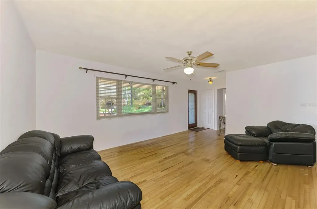 1805 28th Street W Bradenton FL 34205