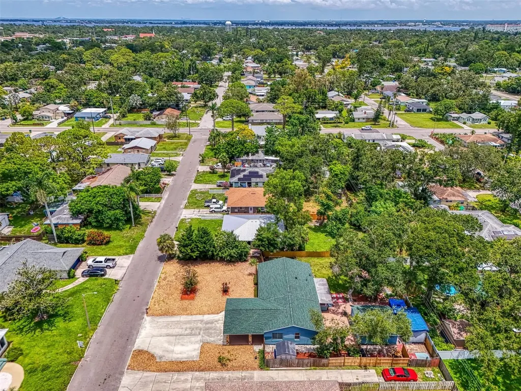 1805 28th Street W Bradenton FL 34205