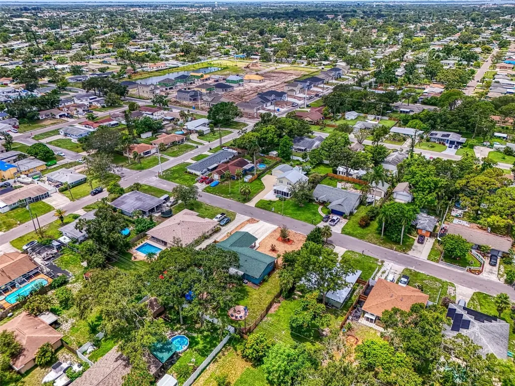 1805 28th Street W Bradenton FL 34205