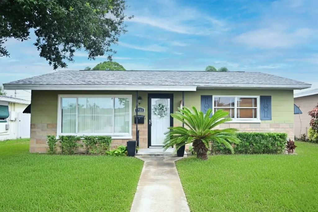 4744 11th Avenue N St Petersburg FL 33713