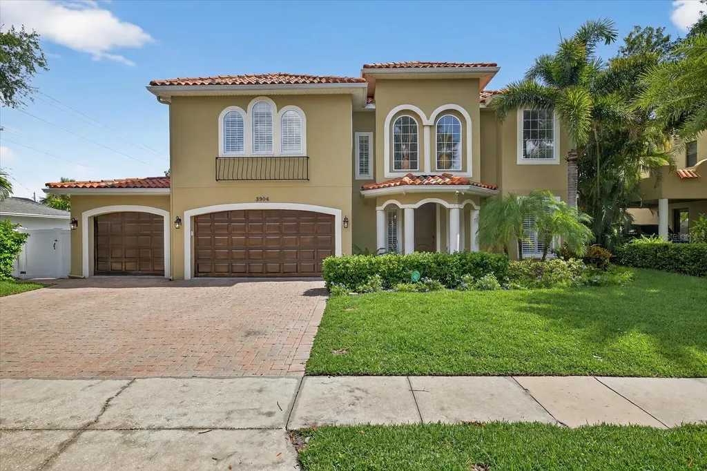 3904 W Santiago Street Tampa FL 33629